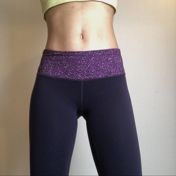 Lululemon Rare Reversible Purple/Black Cropped Leggings💜🖤! - Picture 2 of 7